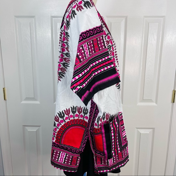 🌟🌟SOLD🌟🌟BRIGHT and BOLD short sleeve 100% COTTON graphic print floral shirt - Picture 3 of 8